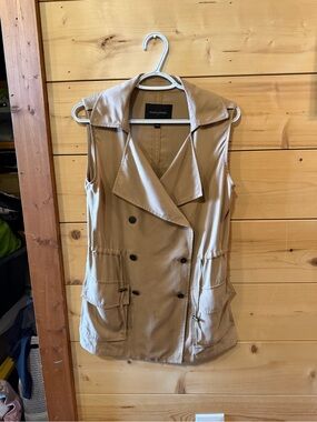 Banana Republic Sleeveless Utility Trench Vest in Khaki